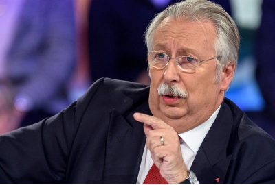 ANDRE FLAHAUT, ministre en faveur d&rsquo;une soci&eacute;t&eacute; juste et &eacute;galitaire