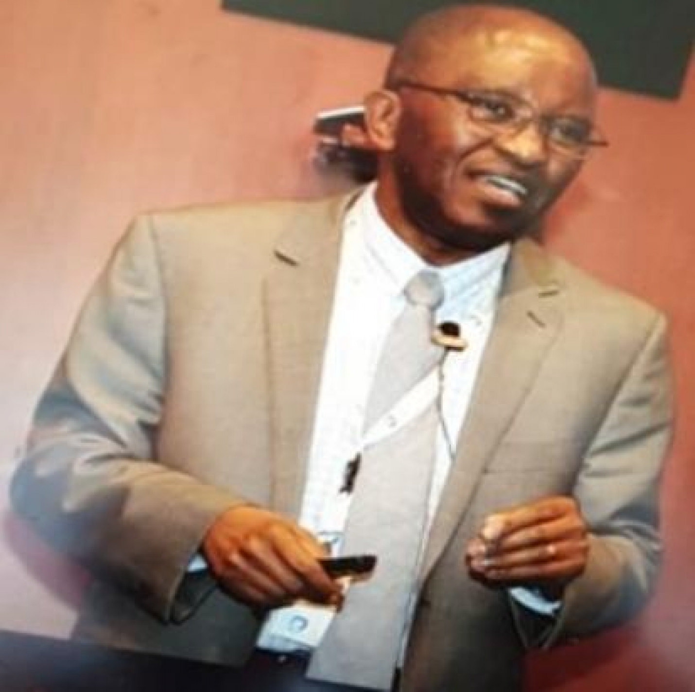 Interviews du Mois avec Professeur Janvier Gasana au journal &OElig;il d&rsquo;humanit&eacute;